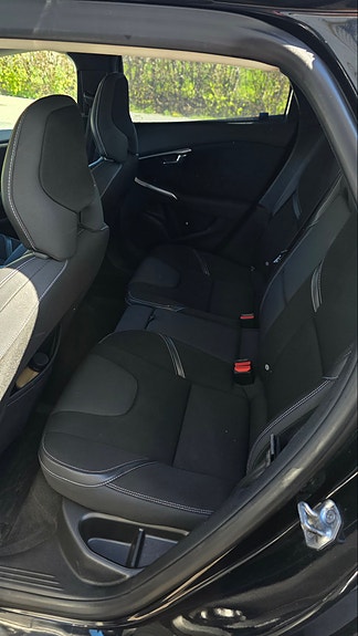 Volvo V40 14 of 19