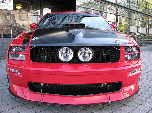 Ford Mustang 2 of 5