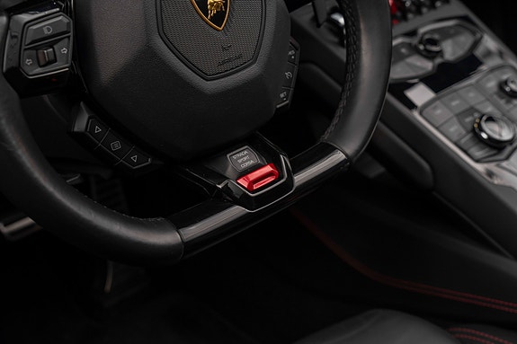 Lamborghini Huracan Spyder 27 of 30