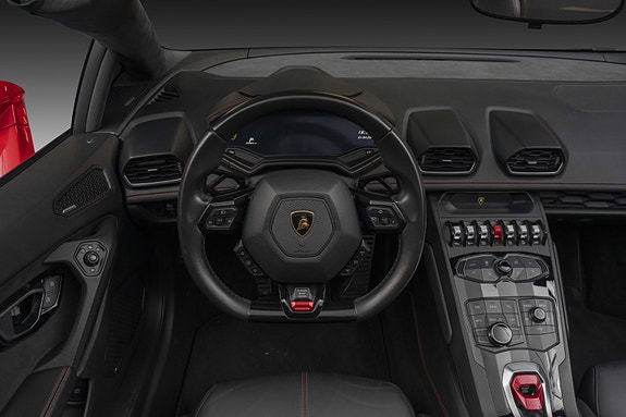 Lamborghini Huracan Spyder 28 of 30
