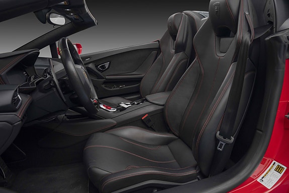 Lamborghini Huracan Spyder 25 of 30