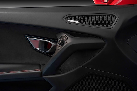 Lamborghini Huracan Spyder 21 of 30
