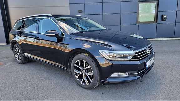 Volkswagen Passat 2 of 5