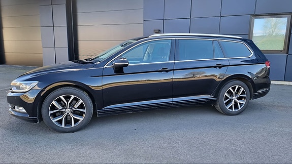 Volkswagen Passat 3 of 5