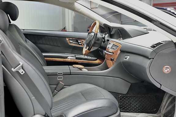 Mercedes-Benz CL600 2 of 5
