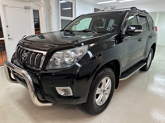 Toyota Land Cruiser 8 of 30