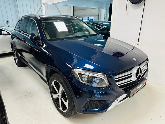 Mercedes-Benz GLC 2 of 5