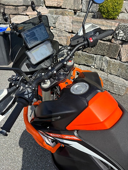 KTM 890 Adventure R 3 of 5