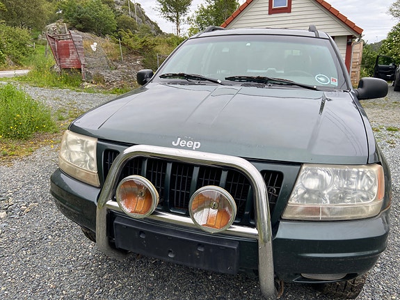 Jeep Grand Cherokee 2 of 5