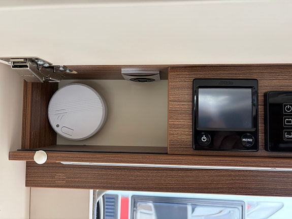 Eura Mobil Contura 766 QB 13 of 25