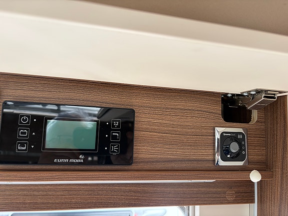 Eura Mobil Contura 766 QB 16 of 25