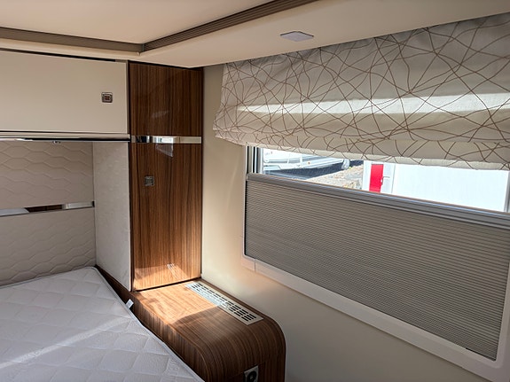 Eura Mobil Contura 766 QB 22 of 25