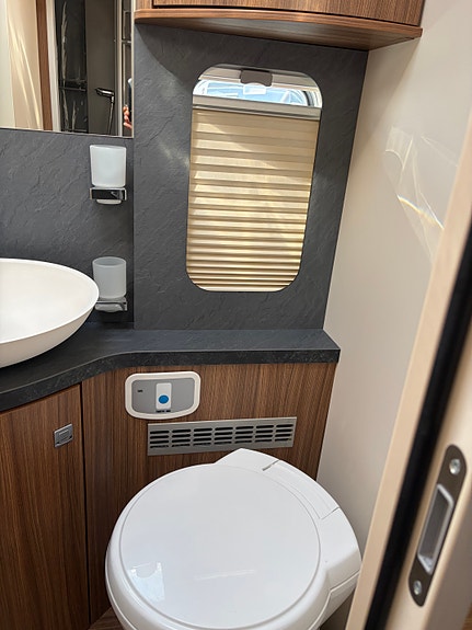 Eura Mobil Contura 766 QB 25 of 25