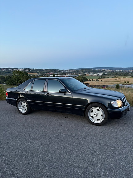 Mercedes-Benz S500 2 of 30