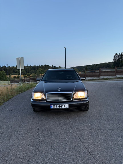 Mercedes-Benz S500 3 of 30