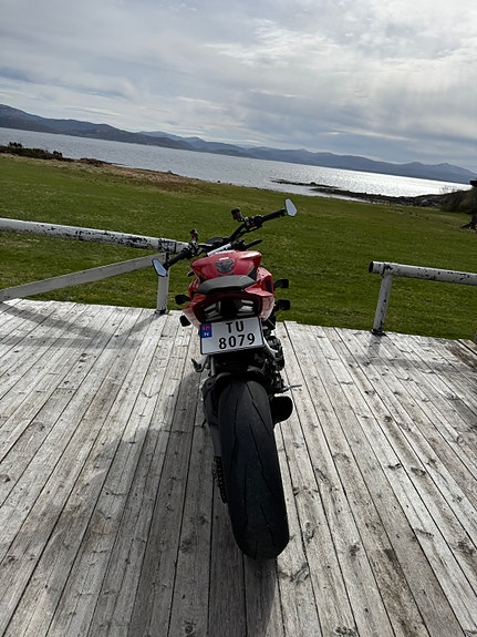 Ducati Streetfighter V2 6 of 7