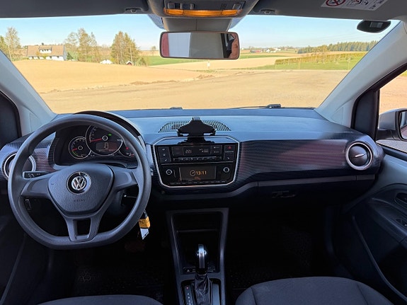 Volkswagen UP! 15 of 22