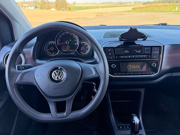 Volkswagen UP! 16 of 22