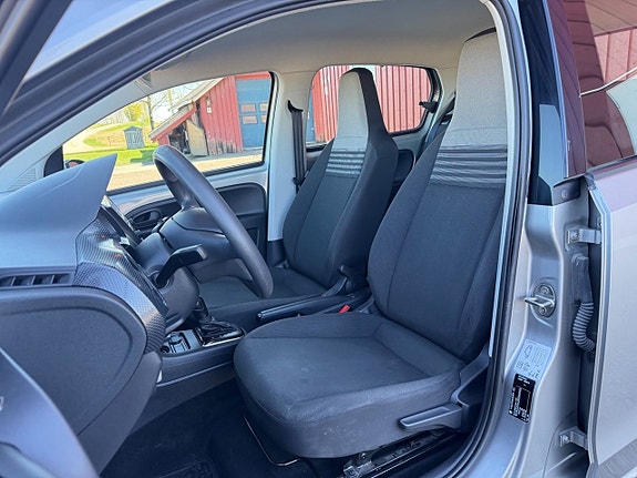 Volkswagen UP! 9 of 22