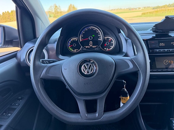 Volkswagen UP! 17 of 22