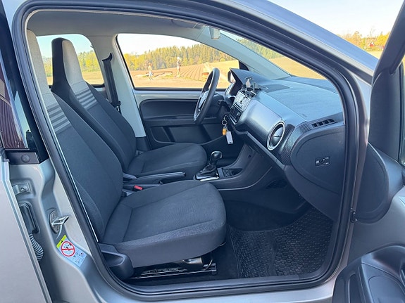 Volkswagen UP! 13 of 22