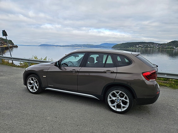 BMW X1 3 of 29