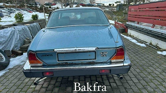 Jaguar XJ 8 of 16