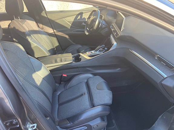Peugeot 5008 3 of 20