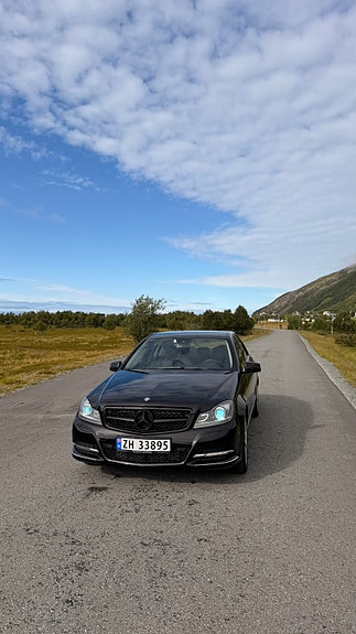 Mercedes-Benz C200 3 of 22