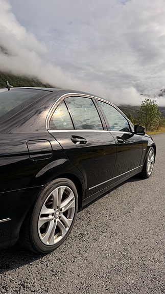 Mercedes-Benz C200 8 of 22