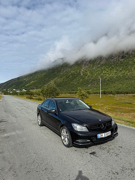 Mercedes-Benz C200 4 of 22
