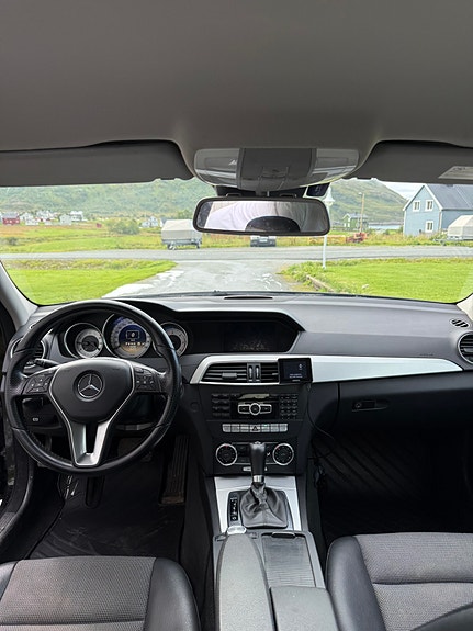 Mercedes-Benz C200 16 of 22