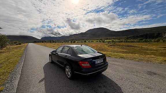 Mercedes-Benz C200 12 of 22