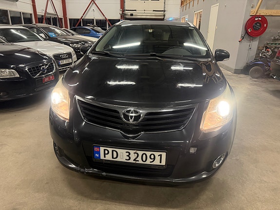 Toyota Avensis 4 of 5