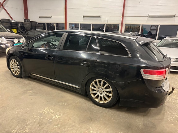 Toyota Avensis 5 of 5