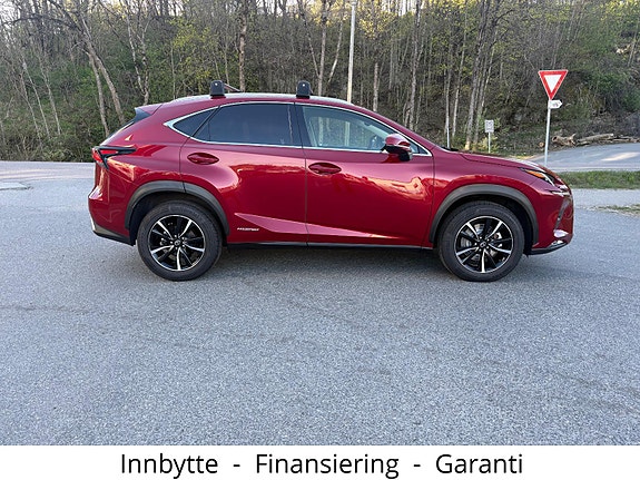 Lexus NX 300h