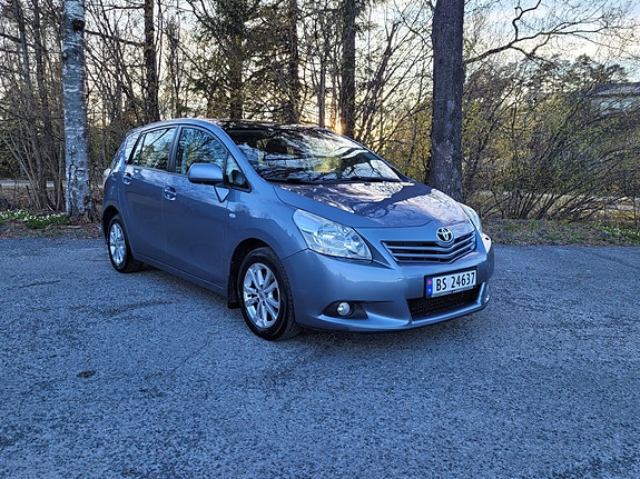 Toyota Verso 2 of 5