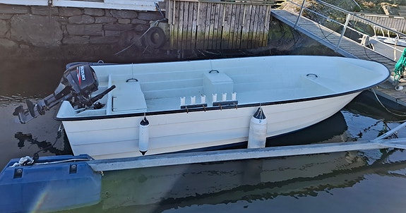 Øien 530 m/Suzuki 9.9 hk – klar for sjøen, stabil og stødig 3 of 5