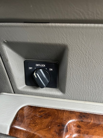Nissan Patrol 3 of 12