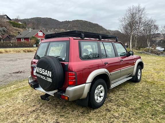 Nissan Patrol 7 of 12