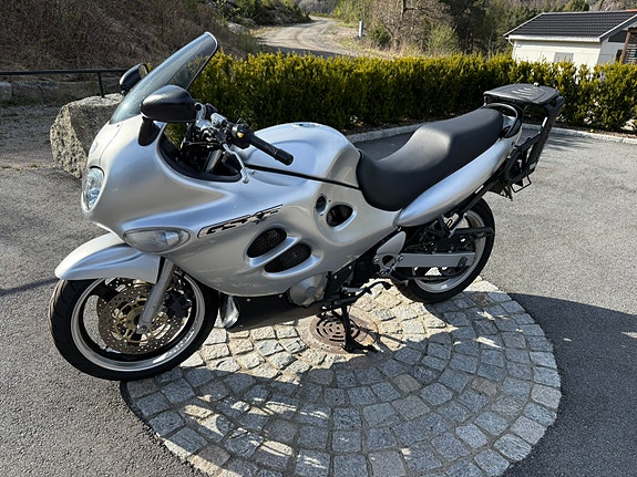 Suzuki GSX750F 3 of 18