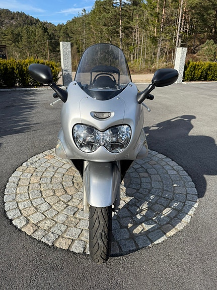 Suzuki GSX750F 4 of 18