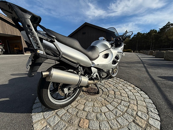 Suzuki GSX750F 11 of 18