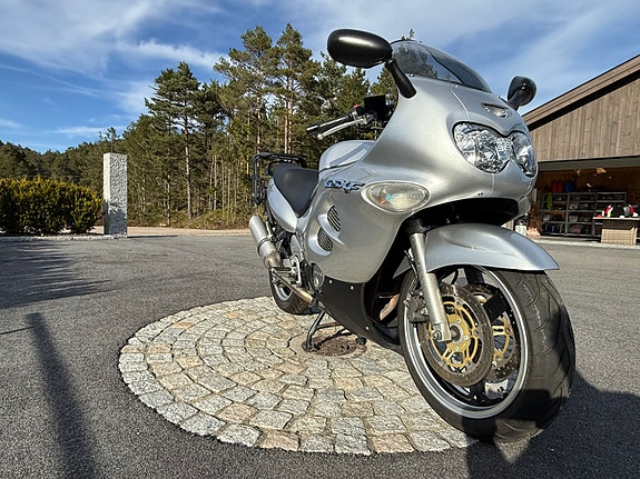 Suzuki GSX750F 10 of 18