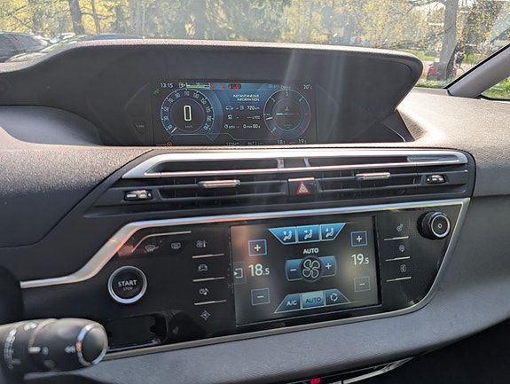 Citroen C4 Picasso 15 of 23