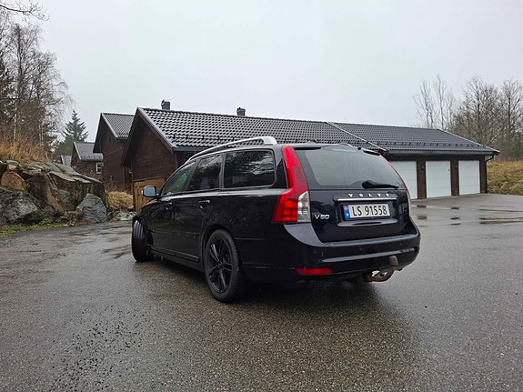 Volvo V50 4 of 26