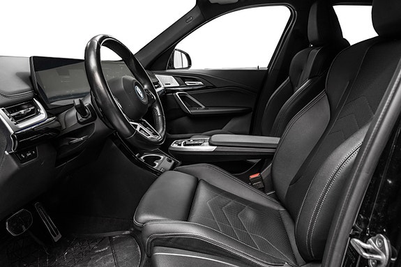 BMW iX1 13 of 28