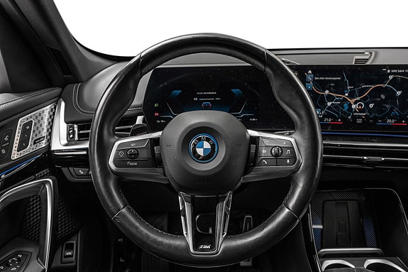 BMW iX1 16 of 28