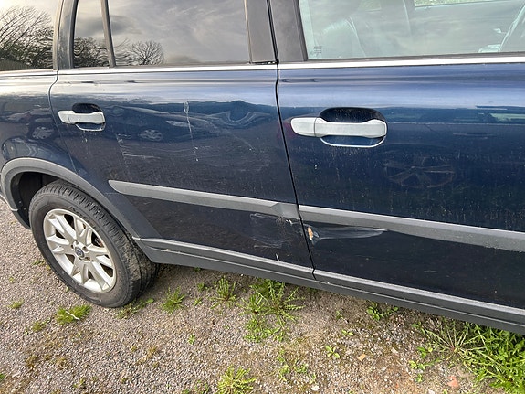 Volvo XC90 7 of 9