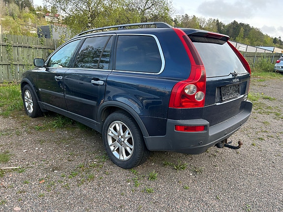 Volvo XC90 4 of 9